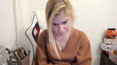 artsyandcraftsy_ @ chaturbate on 20241021