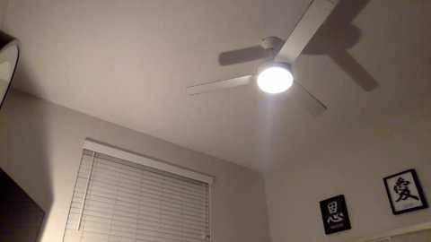 _natycutei19 @ chaturbate on 20241022