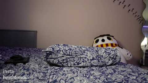 bestblondiiecb @ chaturbate on 20241026