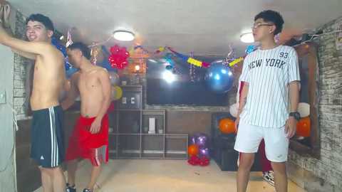 howents @ chaturbate on 20241027