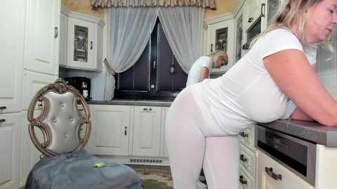 tunderose @ chaturbate on 20241103