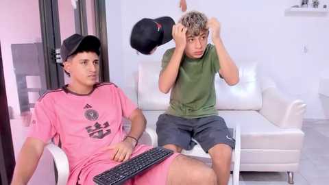 tony_paul18 @ chaturbate on 20241104