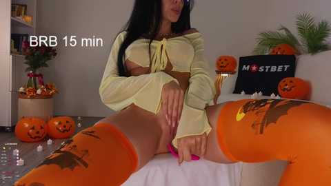 ericamiracle15 @ chaturbate on 20241106