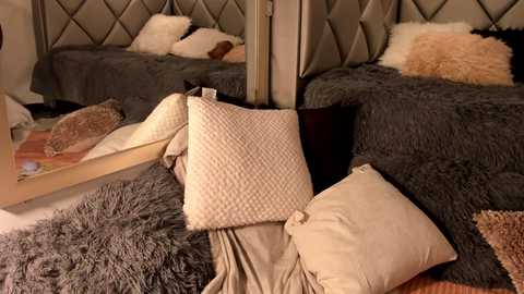 luucy___ @ chaturbate on 20241107