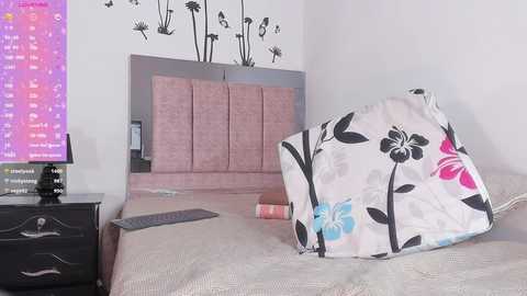 mia_pearls @ chaturbate on 20241109