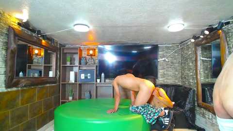 howents @ chaturbate on 20241111