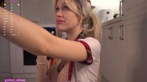 golden_alinee @ chaturbate on 20241112