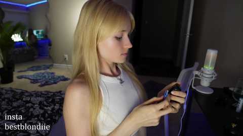 bestblondiiecb @ chaturbate on 20241115