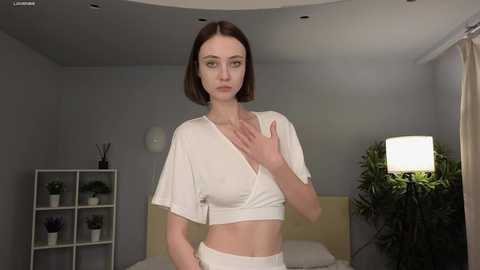 lauratanguy @ chaturbate on 20241115