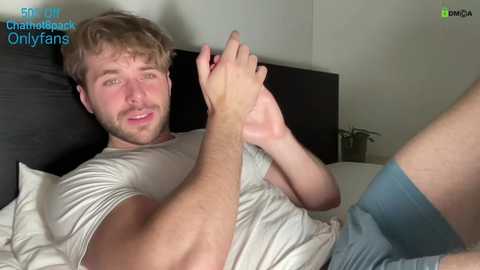 hot8pack01 @ chaturbate on 20241119