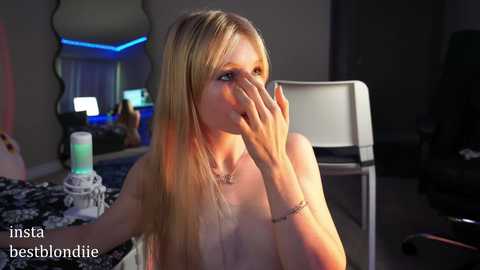 bestblondiiecb @ chaturbate on 20241122