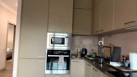 bitter_moon @ chaturbate on 20241122