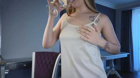 lorabowman @ chaturbate on 20241122