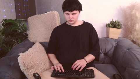 sw33tie_tom @ chaturbate on 20241122