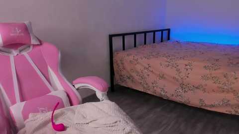 tasty_raspberry @ chaturbate on 20241122