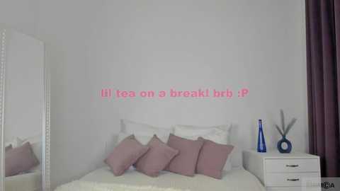 violetta_finch @ chaturbate on 20241123