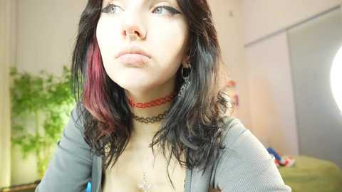 vivian_qwerty @ chaturbate on 20241125