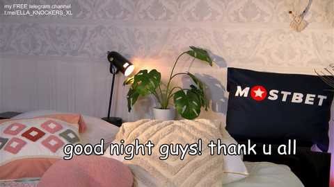 ella_knockers_xl @ chaturbate on 20241203