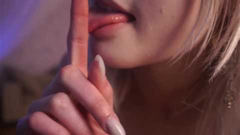 alodiedonnay @ chaturbate on 20241204