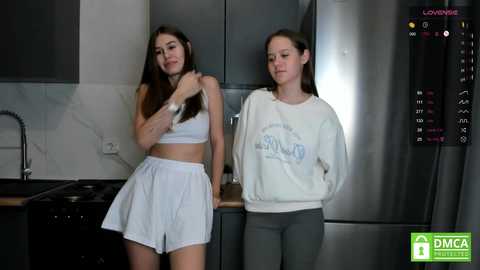 lynnatlee @ chaturbate on 20241205