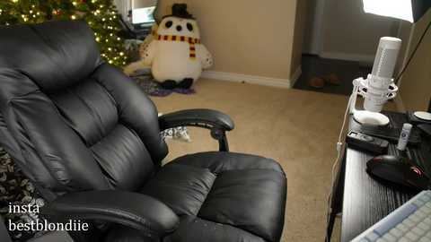 bestblondiiecb @ chaturbate on 20241206