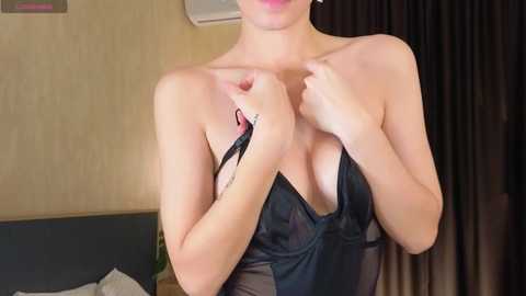 riskyteasse @ chaturbate on 20241207