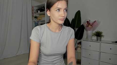 xxx_leila @ chaturbate on 20241208