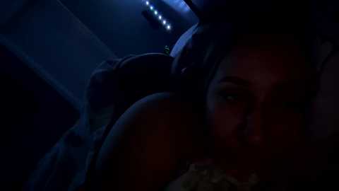 monicav21 @ chaturbate on 20241209