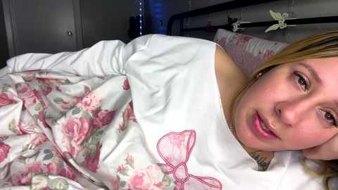 monicav21 @ chaturbate on 20241209
