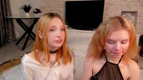 blonde_lotos