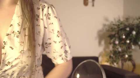 elliephant_ @ chaturbate on 20241212