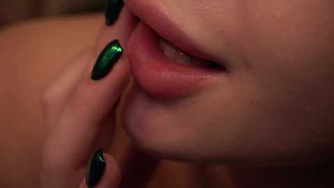elliephant_ @ chaturbate on 20241213