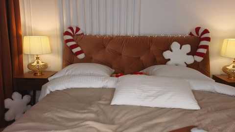 roxy_blue_eyed_ @ chaturbate on 20241213