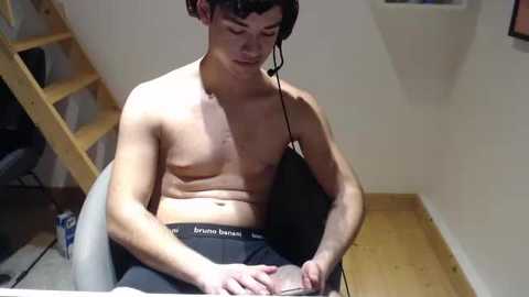 niklash03 @ chaturbate on 20241215