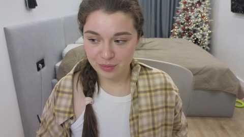tutti_frutti_ @ chaturbate on 20241227