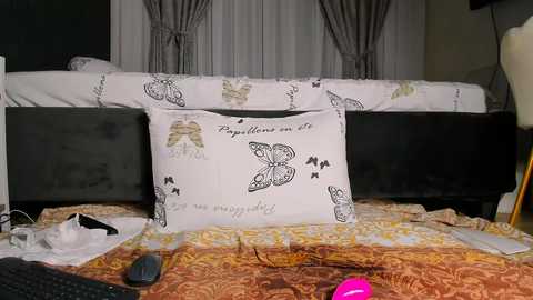 wowsquirt @ chaturbate on 20250114
