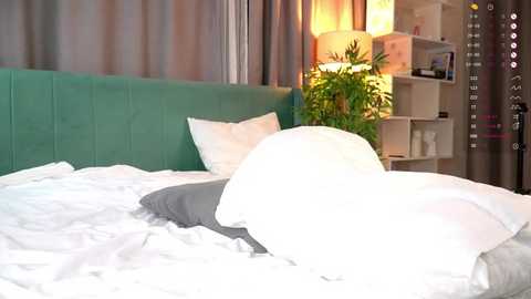 cinacramby @ chaturbate on 20250305
