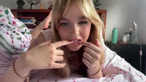 kittengirlxo @ chaturbate on 20250309
