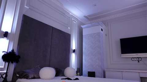 miladenver @ chaturbate on 20250601