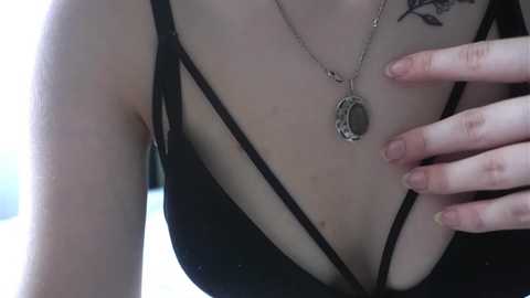 angela_whitie