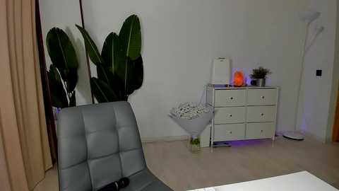 xxx_leila @ chaturbate on 20250602