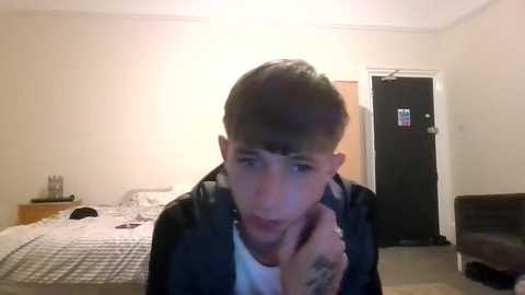 jcee24z @ chaturbate on 20250603