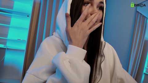 hollyextra