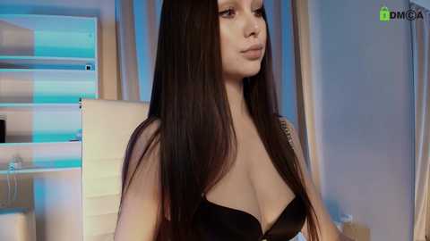 hollyextra