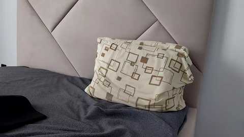 kiwigray @ chaturbate on 20250611