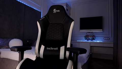 miladenver @ chaturbate on 20250612