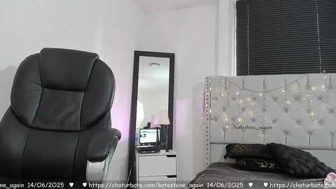katestone_again @ chaturbate on 20250614
