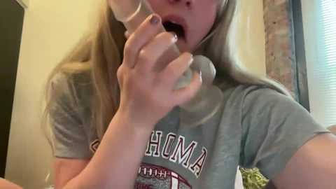 daphneflowersxoxo @ chaturbate on 20250616