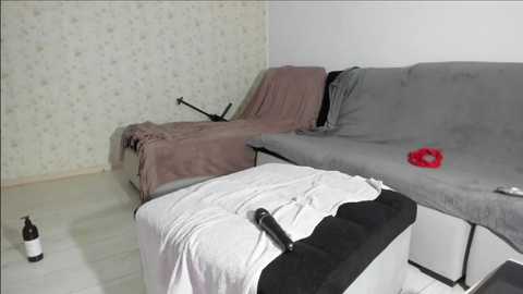 charlotte2896 @ chaturbate on 20250618