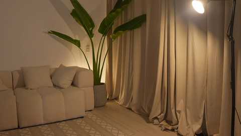 ellelure_ @ chaturbate on 20250618